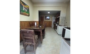 SE VENDE  inmueble  ubicado en  zona céntrica. 