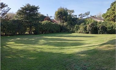 LOTE  SOBRE BUEN ORDEN A 2 CUADRAS DE LA PLAYA