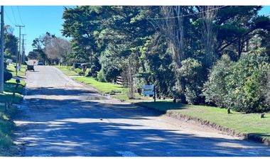 LOTE  SOBRE BUEN ORDEN A 2 CUADRAS DE LA PLAYA