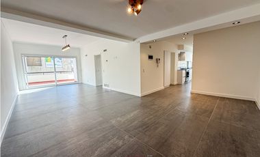 4 AMBIENTES CON COCHERA. CENTRO.