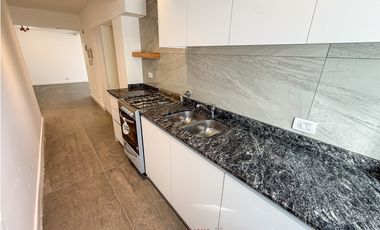 4 AMBIENTES CON COCHERA. CENTRO.