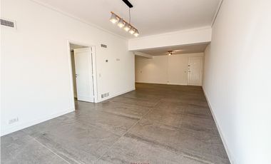 4 AMBIENTES CON COCHERA. CENTRO.