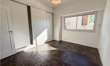 4 AMBIENTES CON COCHERA. CENTRO.