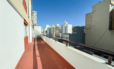 4 AMBIENTES CON COCHERA. CENTRO.