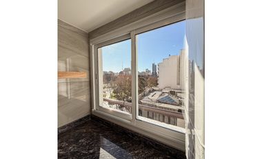 4 AMBIENTES CON COCHERA. CENTRO.