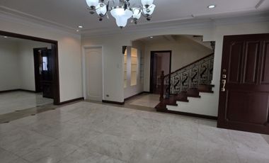 Rush Sale Good Buy House in  Multinational Village,Pque