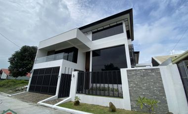 Modern Luxury House with Pool – For Sale in Angeles City