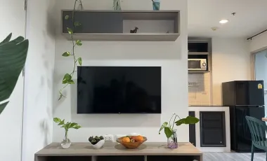 !The Trust @ BTS Erawan Fully Furnished, 14F, Pool View.