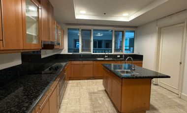 For Sale- Beautiful, well-maintained Unit at One Roxas Triangle