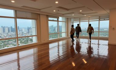 For Sale- Beautiful, well-maintained Unit at One Roxas Triangle