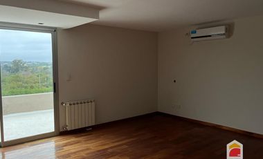 Casa en alquiler de 3 dormitorios c/ cochera en Mendiolaza