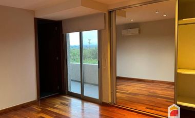 Casa en alquiler de 3 dormitorios c/ cochera en Mendiolaza