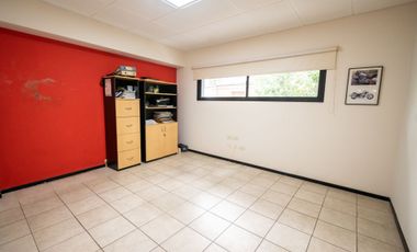 Venta oficina y deposito frente al puerto Santa Fe