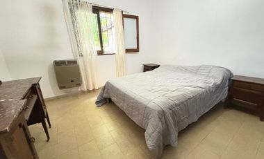 Venta Casa 4 ambientes mas dependencia Miramar
