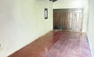 Venta Casa 4 ambientes mas dependencia Miramar