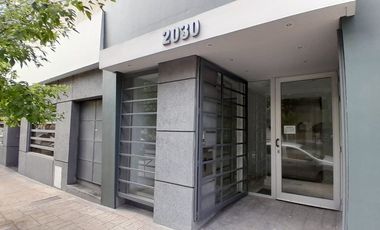 VENTA OFICINA SEMI PISO DE 100M2 BAJAS EXPENSAS