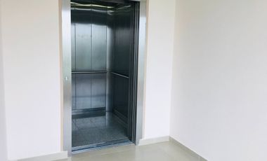 VENTA OFICINA SEMI PISO DE 100M2 BAJAS EXPENSAS