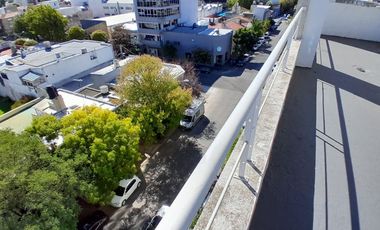 VENTA OFICINA SEMI PISO DE 100M2 BAJAS EXPENSAS