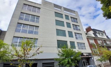 VENTA OFICINA SEMI PISO DE 100M2 BAJAS EXPENSAS