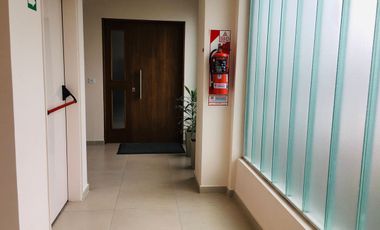 VENTA OFICINA SEMI PISO DE 100M2 BAJAS EXPENSAS