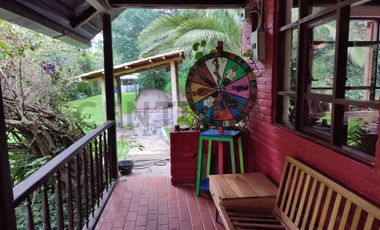 OPORTUNIDAD : EN VENTA QUINTA CON JARDINES, ARBOLES, PARROQUIA DE LA MERCED