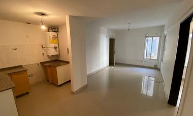 ALQUILER DE DEPARTAMENTO 2 AMBIENTES EN MONTE GRANDE CENTRO - PRIMER PISO