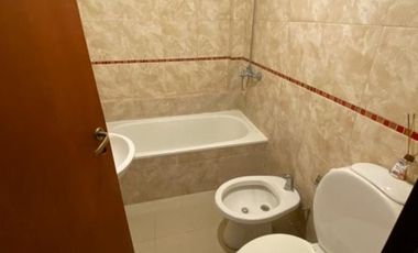 ALQUILER DE DEPARTAMENTO 2 AMBIENTES EN MONTE GRANDE CENTRO - PRIMER PISO