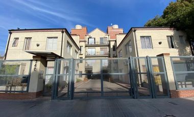 ALQUILER DE DEPARTAMENTO 2 AMBIENTES EN MONTE GRANDE CENTRO - PRIMER PISO