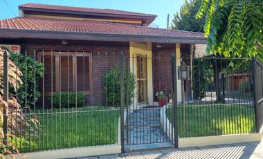 APTO CREDITO, CHALET 4 AMBIENTES, BARRIO PARQUE CALCHAQUI