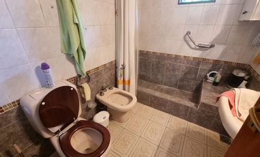 APTO CREDITO, CHALET 4 AMBIENTES, BARRIO PARQUE CALCHAQUI