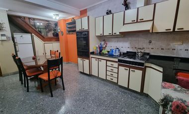APTO CREDITO, CHALET 4 AMBIENTES, BARRIO PARQUE CALCHAQUI