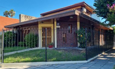 APTO CREDITO, CHALET 4 AMBIENTES, BARRIO PARQUE CALCHAQUI