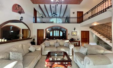 VENTA DE CASA  A LADO DE RIO CON ALBERCA, PALAPA Y  EXTENSO TERRENO