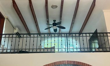 VENTA DE CASA  A LADO DE RIO CON ALBERCA, PALAPA Y  EXTENSO TERRENO