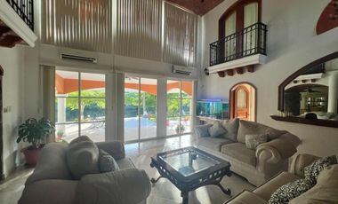 VENTA DE CASA  A LADO DE RIO CON ALBERCA, PALAPA Y  EXTENSO TERRENO
