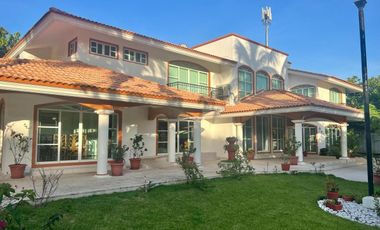 VENTA DE CASA  A LADO DE RIO CON ALBERCA, PALAPA Y  EXTENSO TERRENO