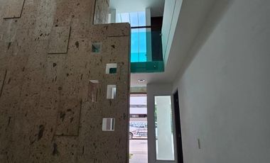 CASA EN VENTA EN RESIDENCIAL LORETTA 1 AL NORPONIENTE DE AGUASCALIENTES