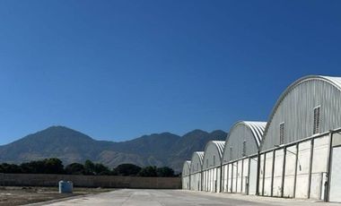 Se rentan bodegas de 1037 m2 o mas