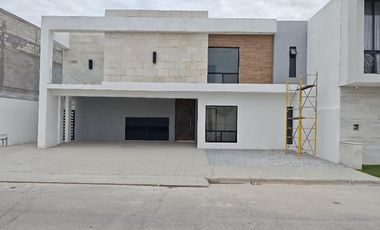 CASA EN VENTA HACIENDA DEL ROSARIO