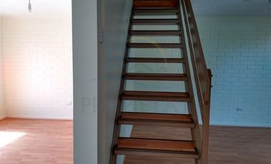 Casa en Arriendo en Arriendo Bella Casa 2D 1B 2E, Metro Rojas Magallanes