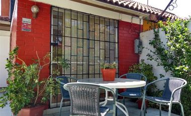 Casa en Arriendo en Arriendo Bella Casa 2D 1B 2E, Metro Rojas Magallanes