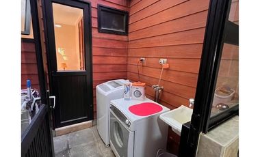 SE VENDE DEPTO. 5D+4B TIPO TOWNHOUSE PUCON