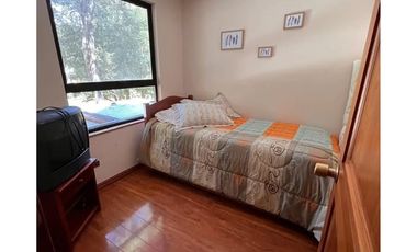 SE VENDE DEPTO. 5D+4B TIPO TOWNHOUSE PUCON