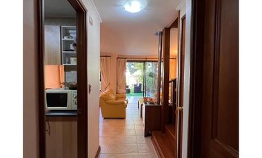 SE VENDE DEPTO. 5D+4B TIPO TOWNHOUSE PUCON