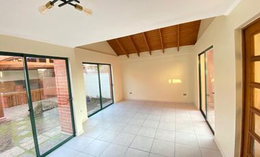 Casa Remodelada  4D Sector Centro Nuevo