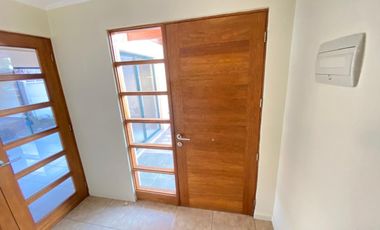Casa Remodelada  4D Sector Centro Nuevo