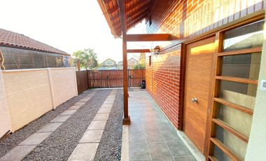 Casa Remodelada  4D Sector Centro Nuevo