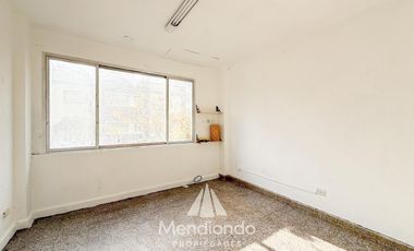 OFICINA SUPER LUMINOSA - ZONA CENTRO