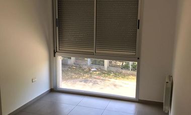 ALQUILER - Casa tipo Dúplex - 3 Dormitorios - 1 Estudio - B° Jardín Claret