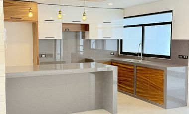 Amplia y cómoda casa en venta en fracc. La Finca